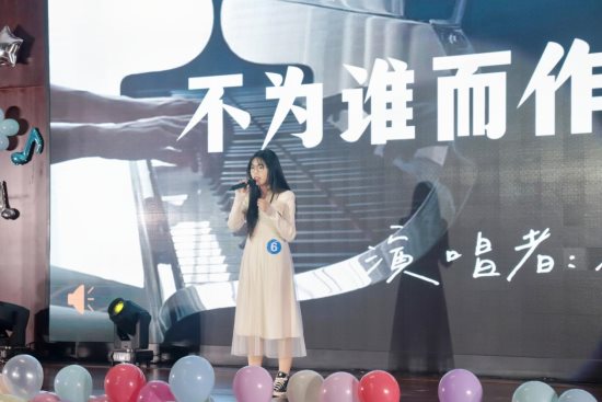 褚怡然